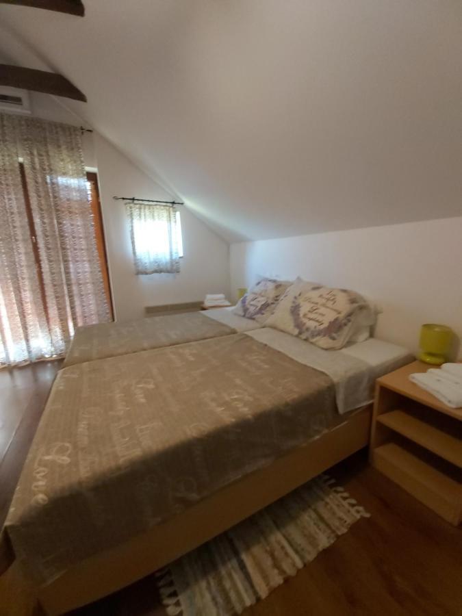 Izletiste Opatovac Guest House Exterior photo